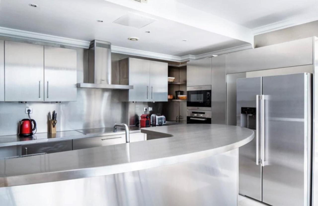 Bright 1Bedroom Apartment Centrally Located With Most Beautiful Views From Seine At 10 Minutes Walking From Beaugrenelle Shopping Mall And Eiffel Tower Париж Экстерьер фото