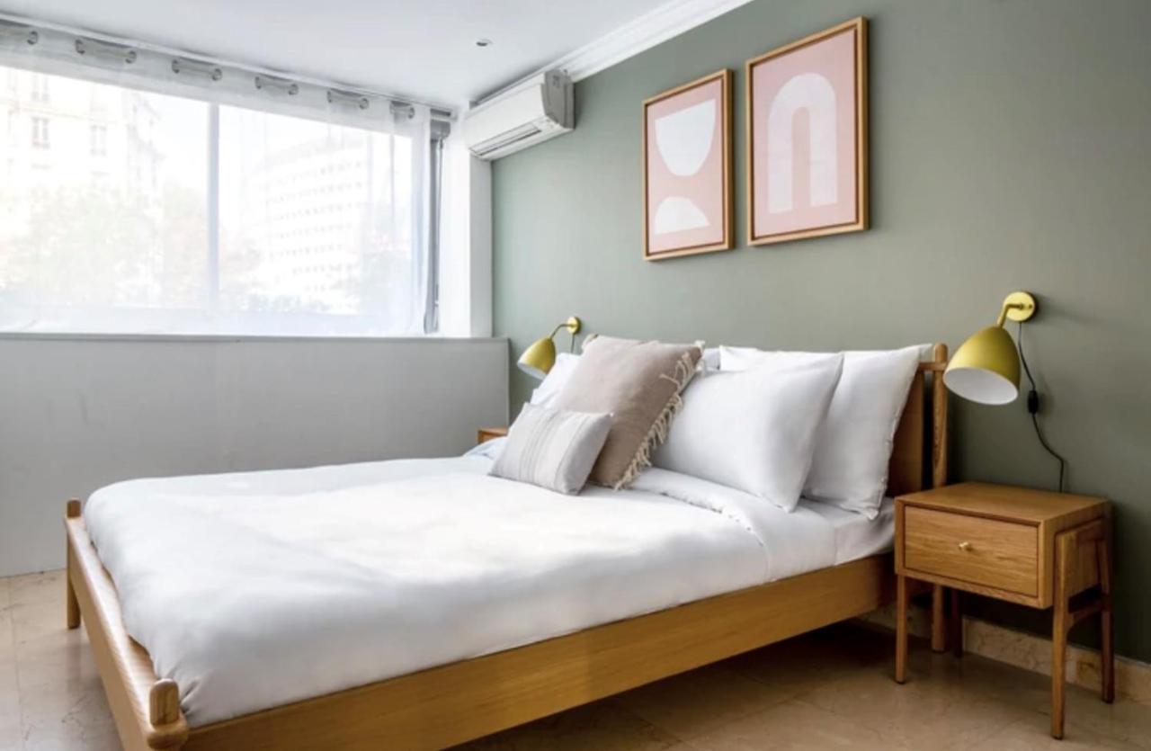 Bright 1Bedroom Apartment Centrally Located With Most Beautiful Views From Seine At 10 Minutes Walking From Beaugrenelle Shopping Mall And Eiffel Tower Париж Экстерьер фото